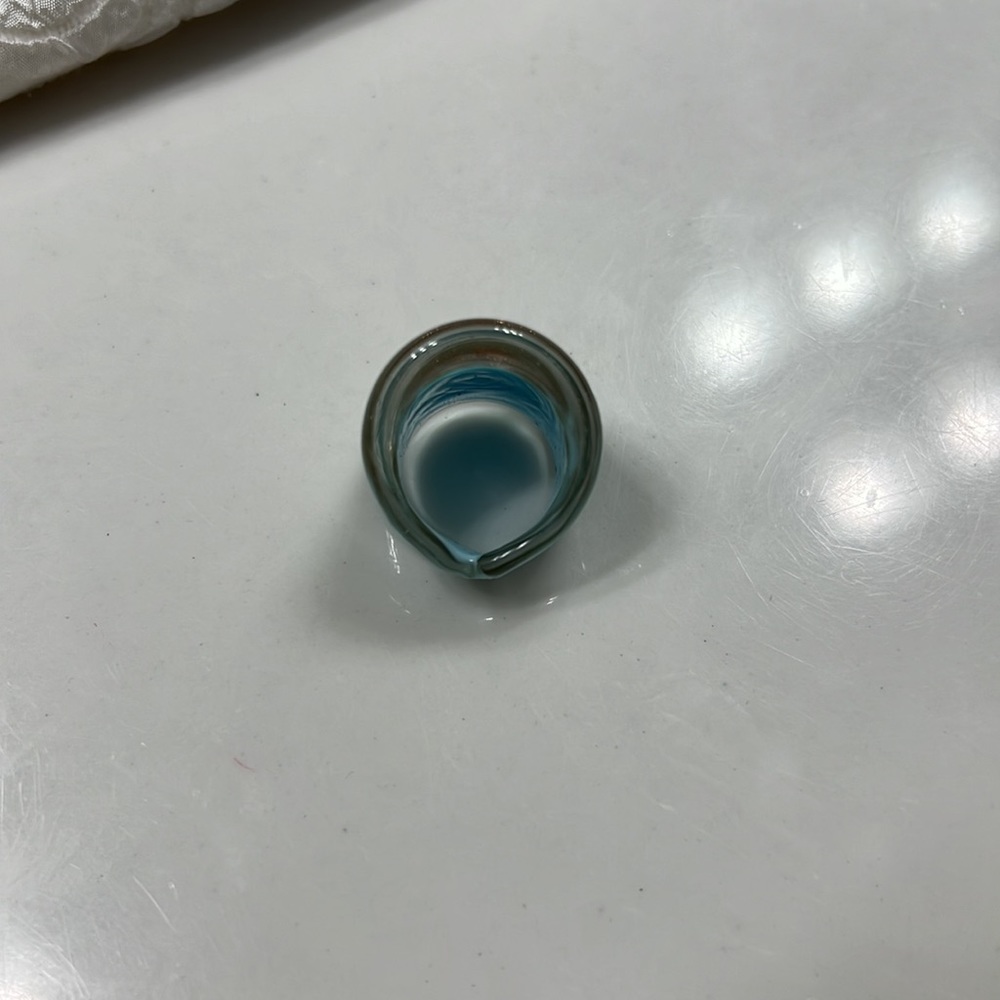 Glass ring - Picture 2 of 3